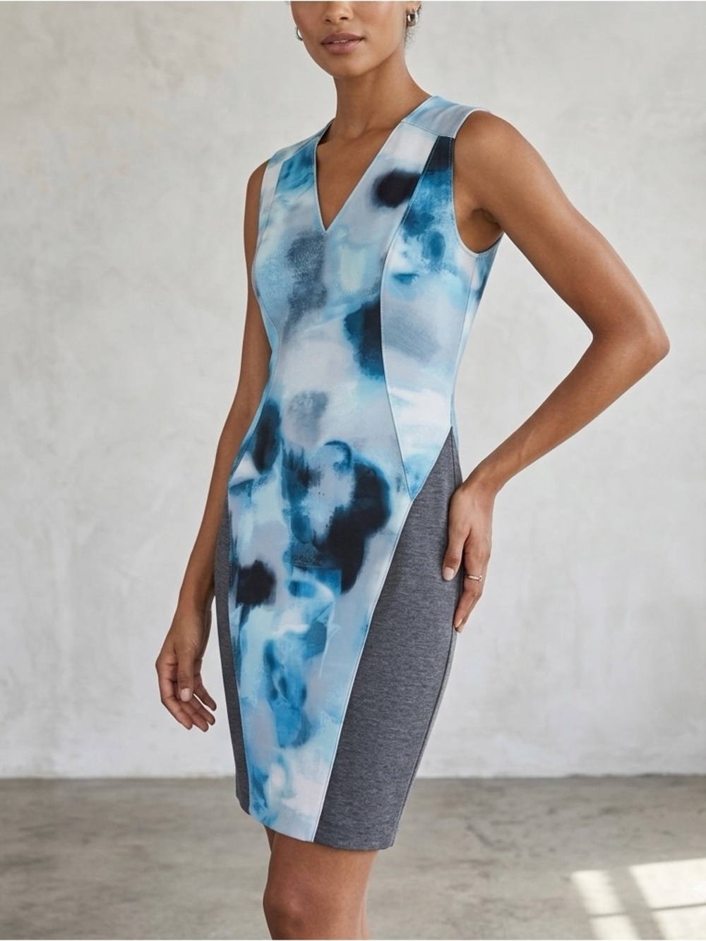 T Tahari Blue Watercolor V-Neck Sheath Dress | Size 6